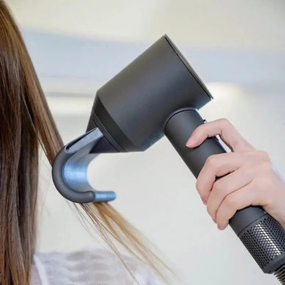 Secador de pelo profesional con cabezales imantados